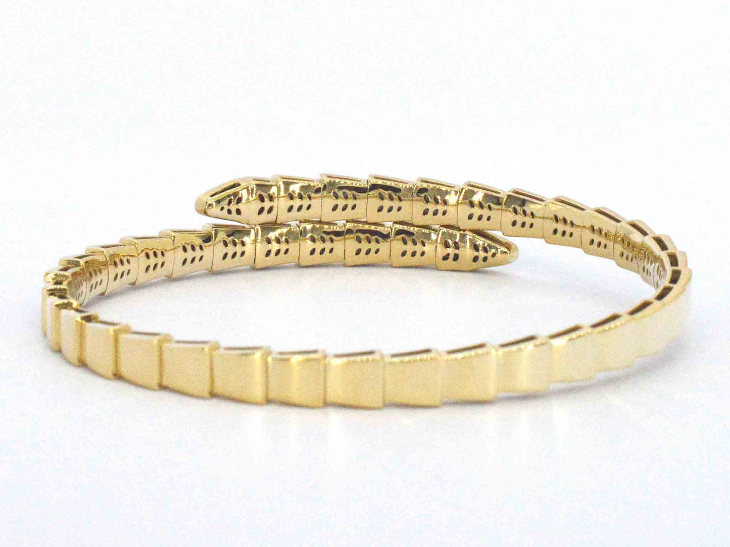 Geelgouden armband van slangen model met natuurlijke diamanten