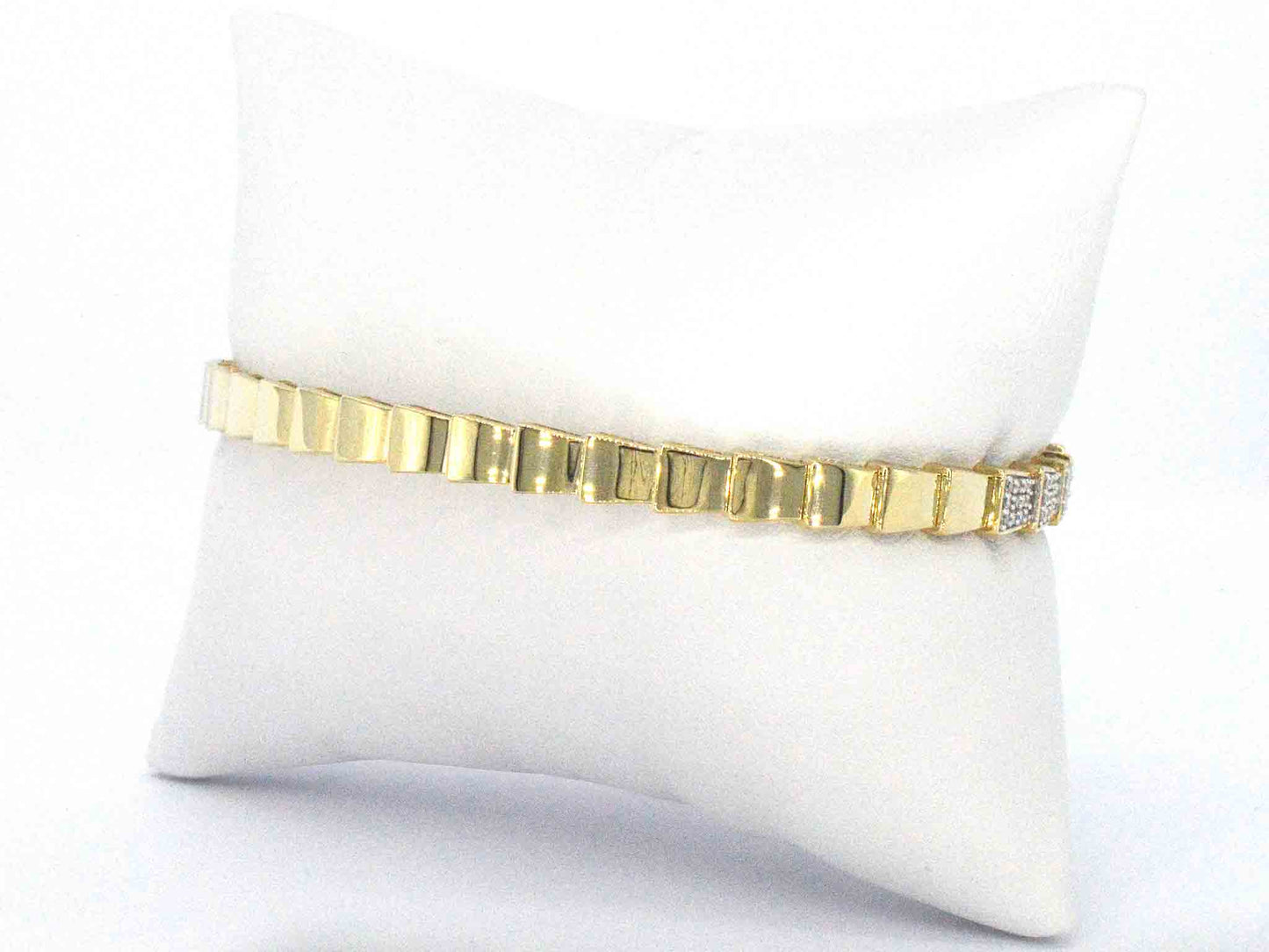 Geelgouden armband van slangen model met natuurlijke diamanten