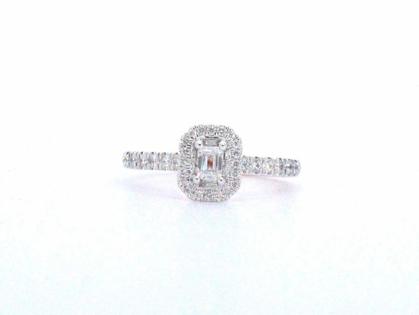 Rosegouden ring met natuurlijke baguette en briljant geslepen diamanten
