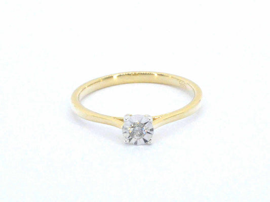 Gouden solitaire ring met een briljant geslepen diamant