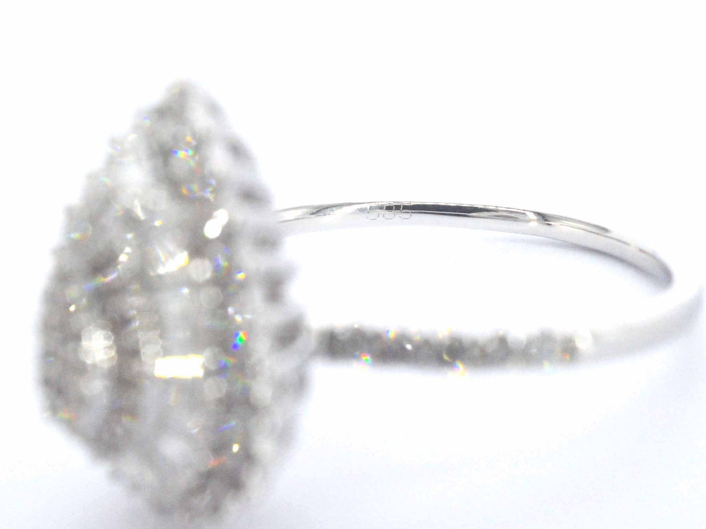 Witgouden entourage ring met natuurlijke diamanten