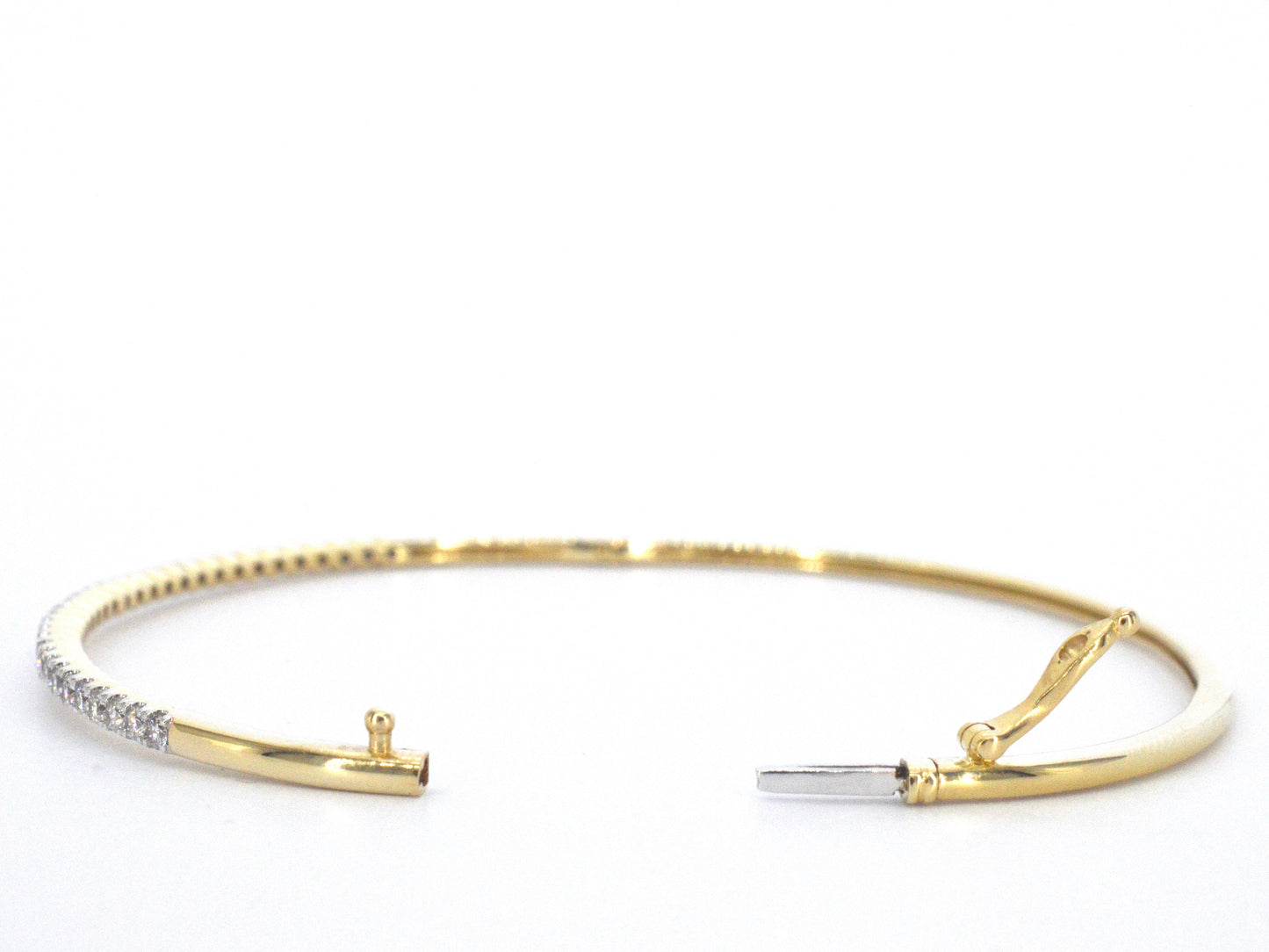 Gouden bangle armband met natuurlijke briljant geslepen diamanten