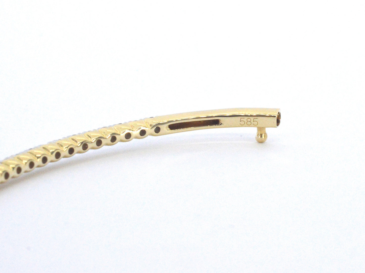 Gouden bangle armband met natuurlijke briljant geslepen diamanten