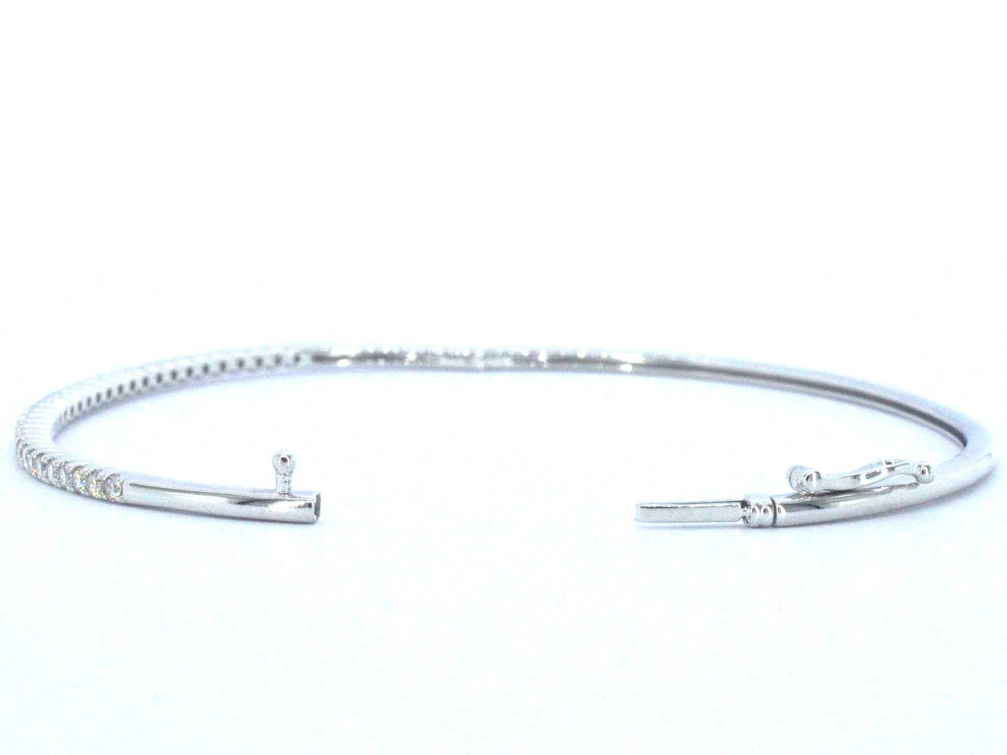 Witgouden bangle armband met natuurlijke briljant geslepen diamanten