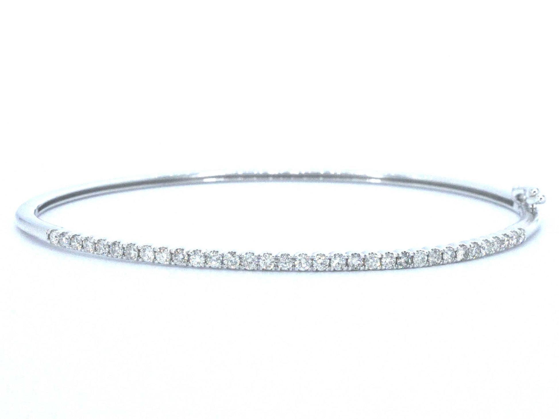 Witgouden bangle armband met natuurlijke briljant geslepen diamanten