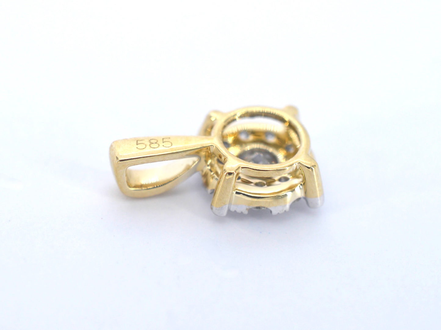 Gouden hanger met diamanten
