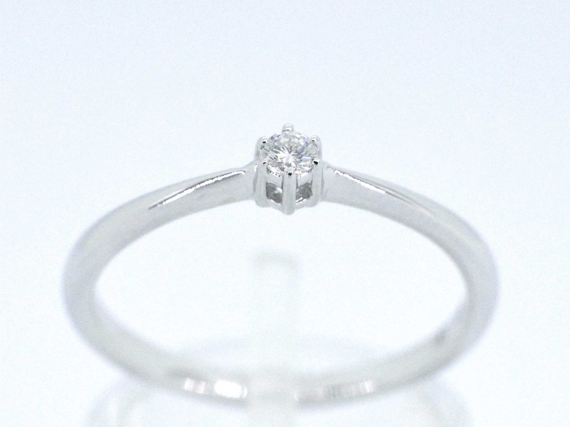 Witgouden ring solitaire met een briljant geslepen diamant 2501-8