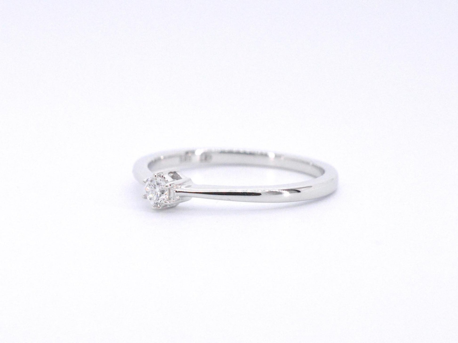 Witgouden ring solitaire met een briljant geslepen diamant 2502-6