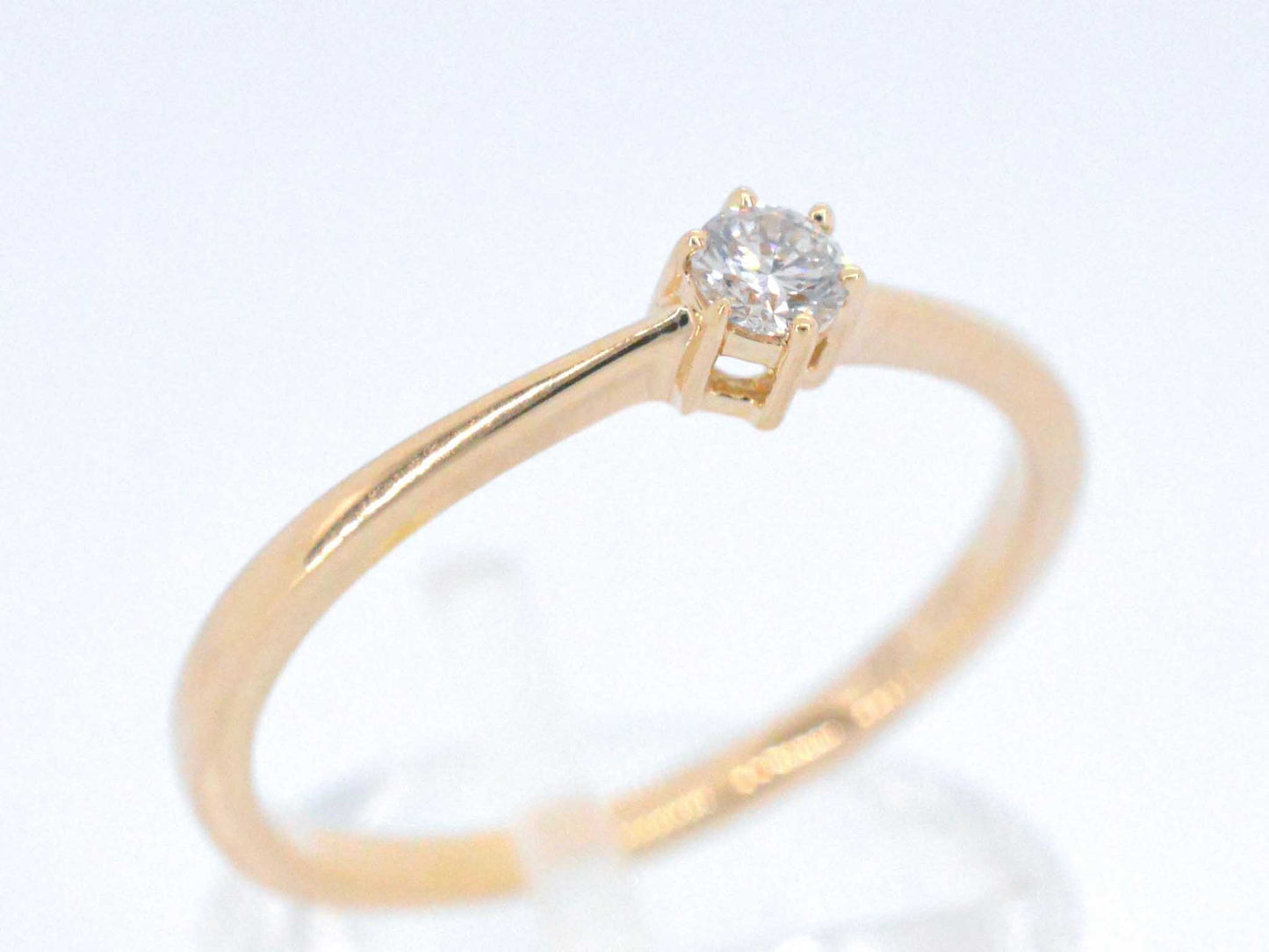 Gouden ring solitaire met een briljant geslepen diamant 2503-2