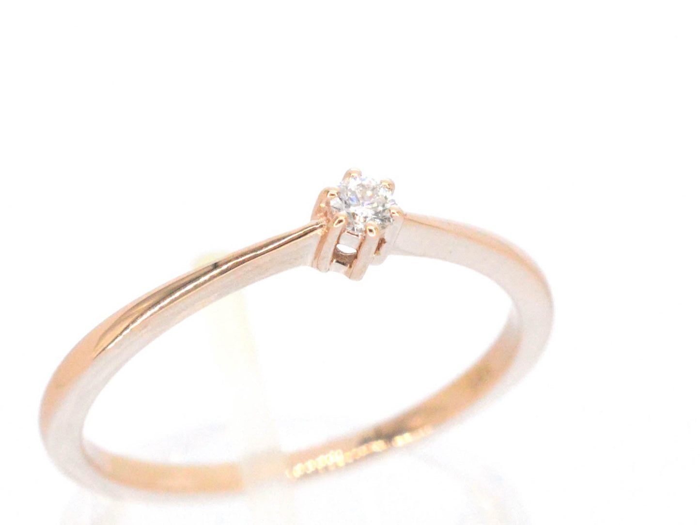 Rosegouden ring solitaire met een briljant geslepen diamant