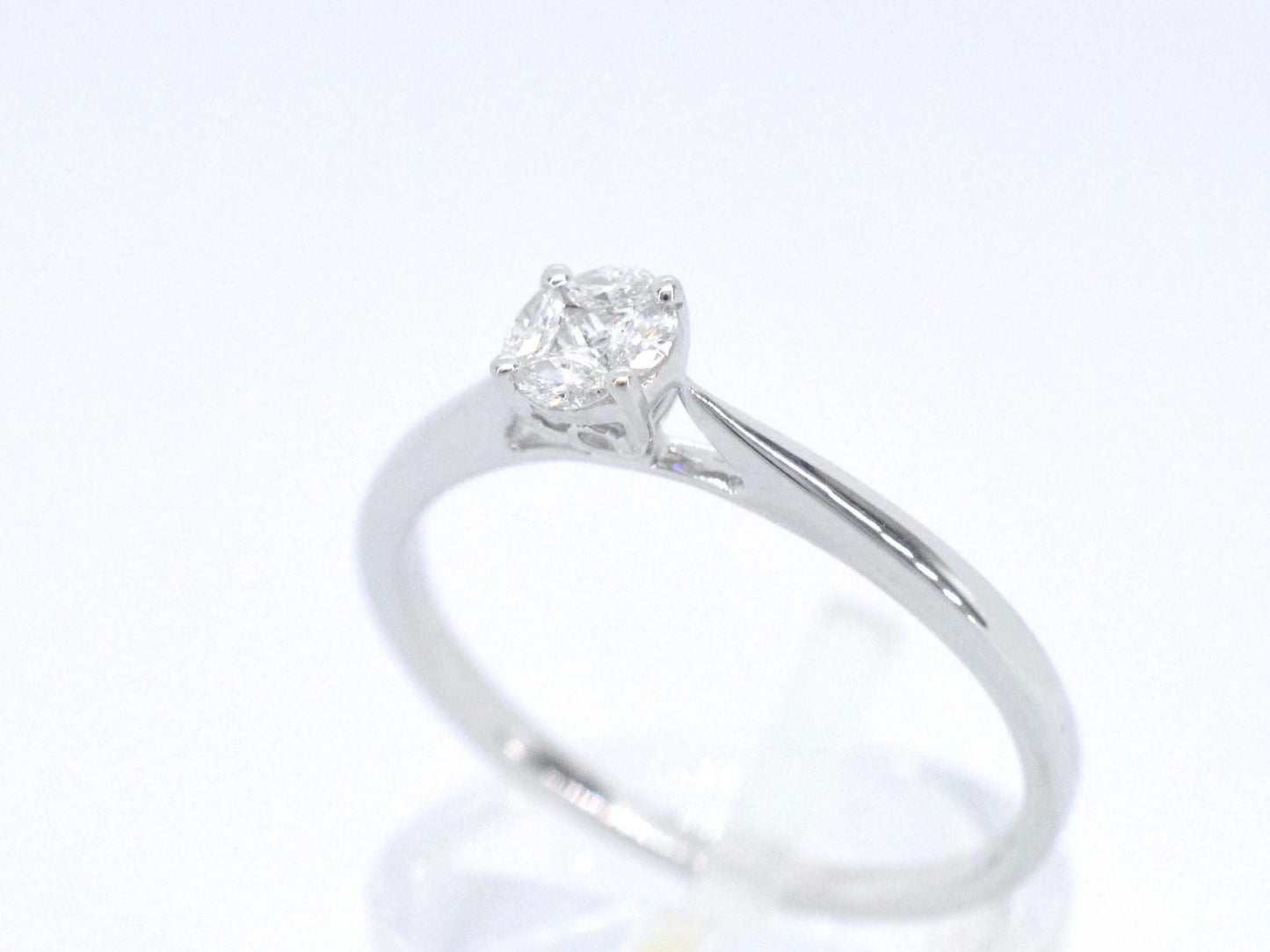 Witgouden ring met diamant
