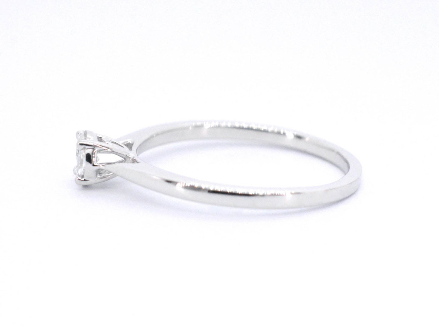 Witgouden ring met diamant