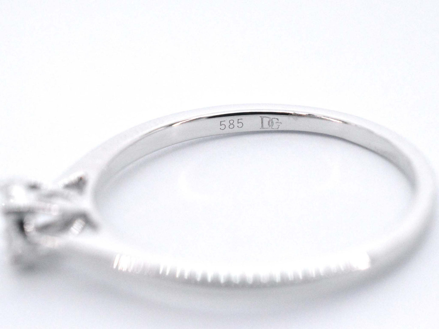 Witgouden ring met diamant