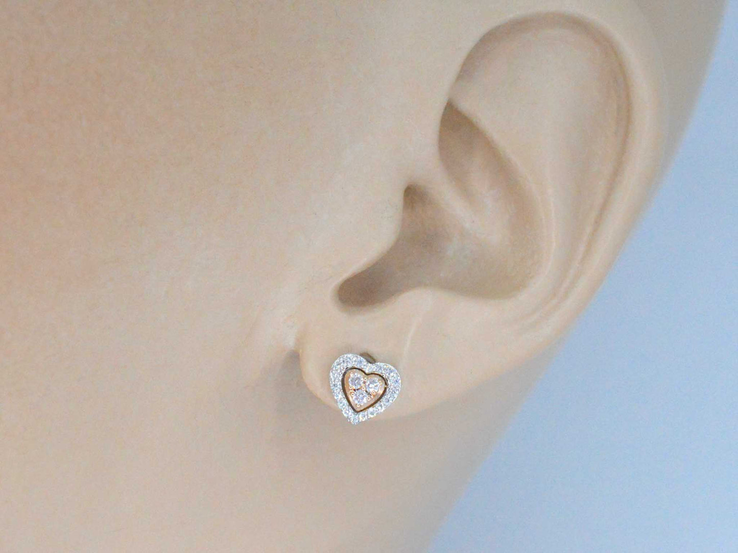 Witgouden hartvormige oorbellen met natuurlijke roze en witte diamant