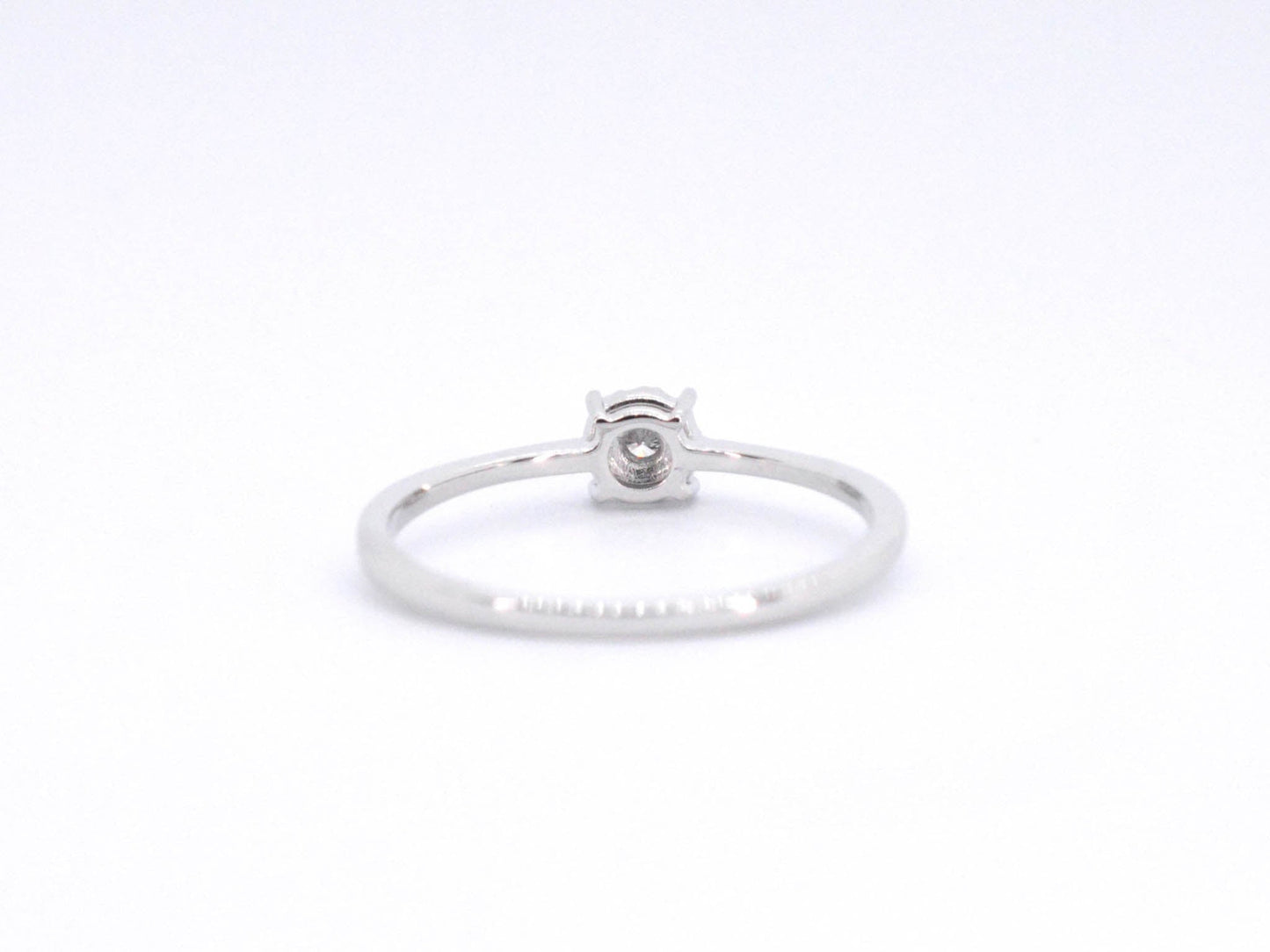 Witgouden ring met briljant geslepen diamant