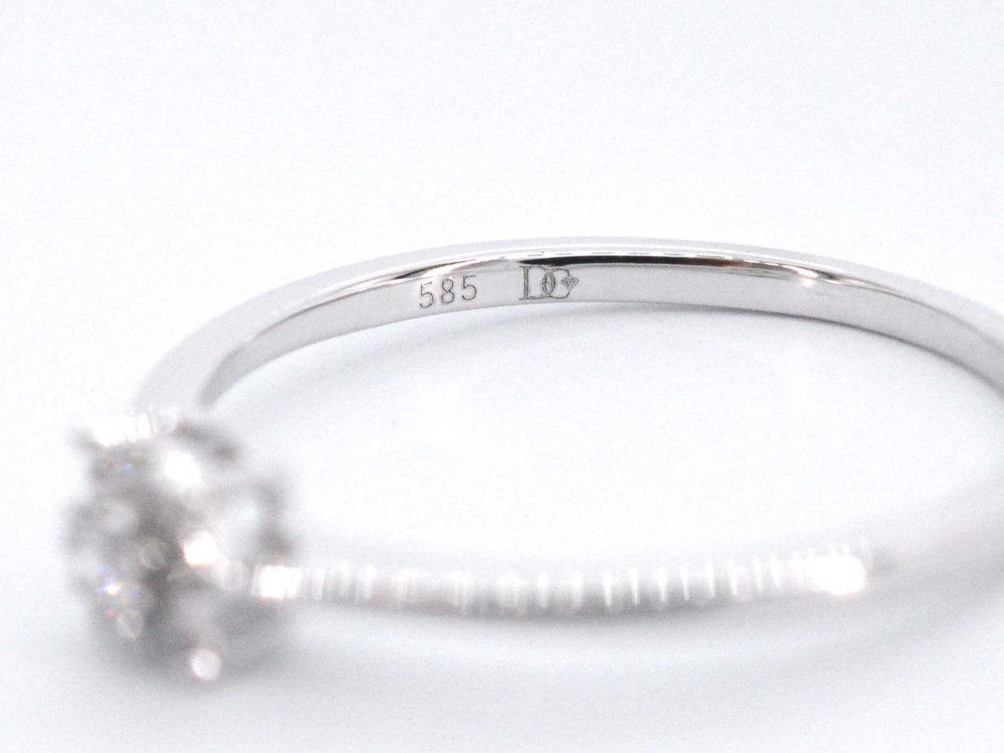 Witgouden ring met briljant geslepen diamant