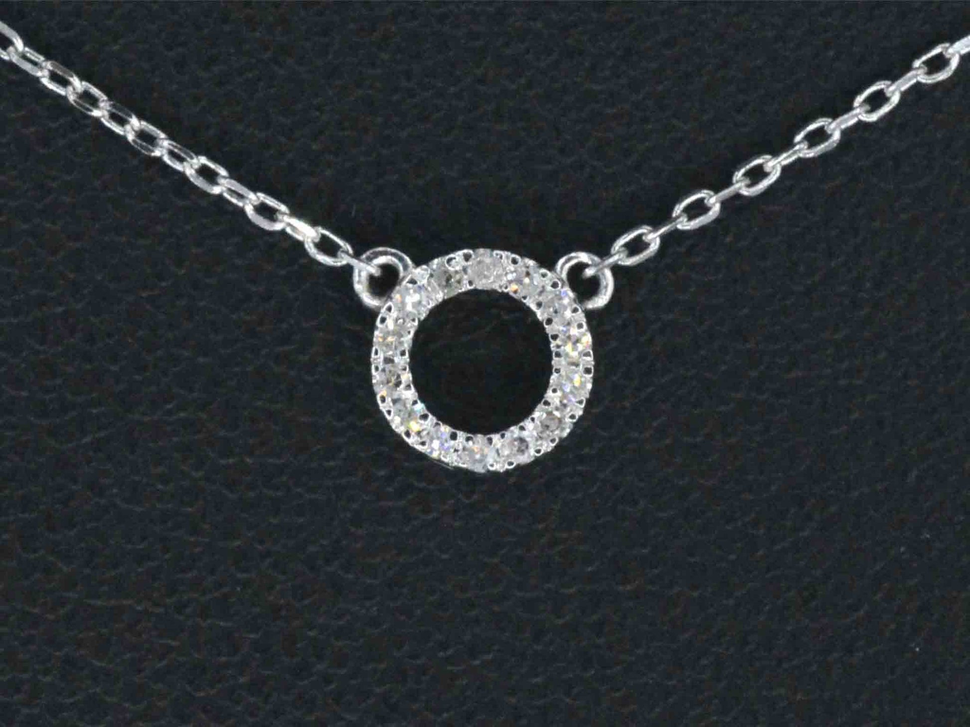 Witgouden hanger met diamant