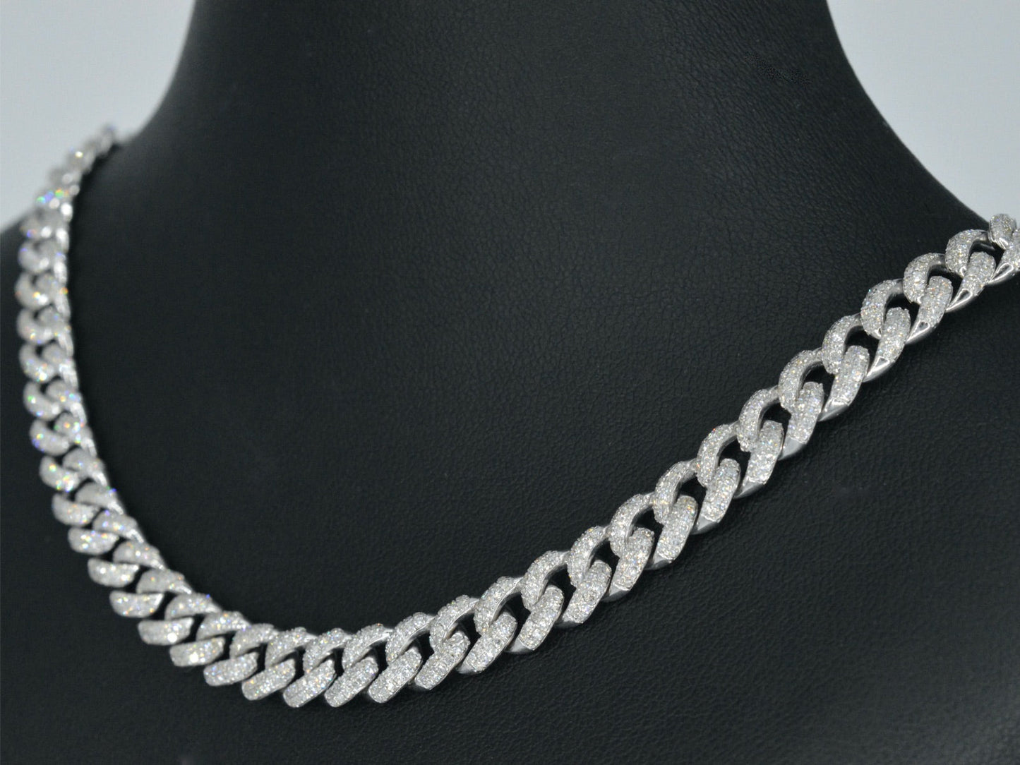 Witgouden cuban ketting vol met diamanten 8.50 carat
