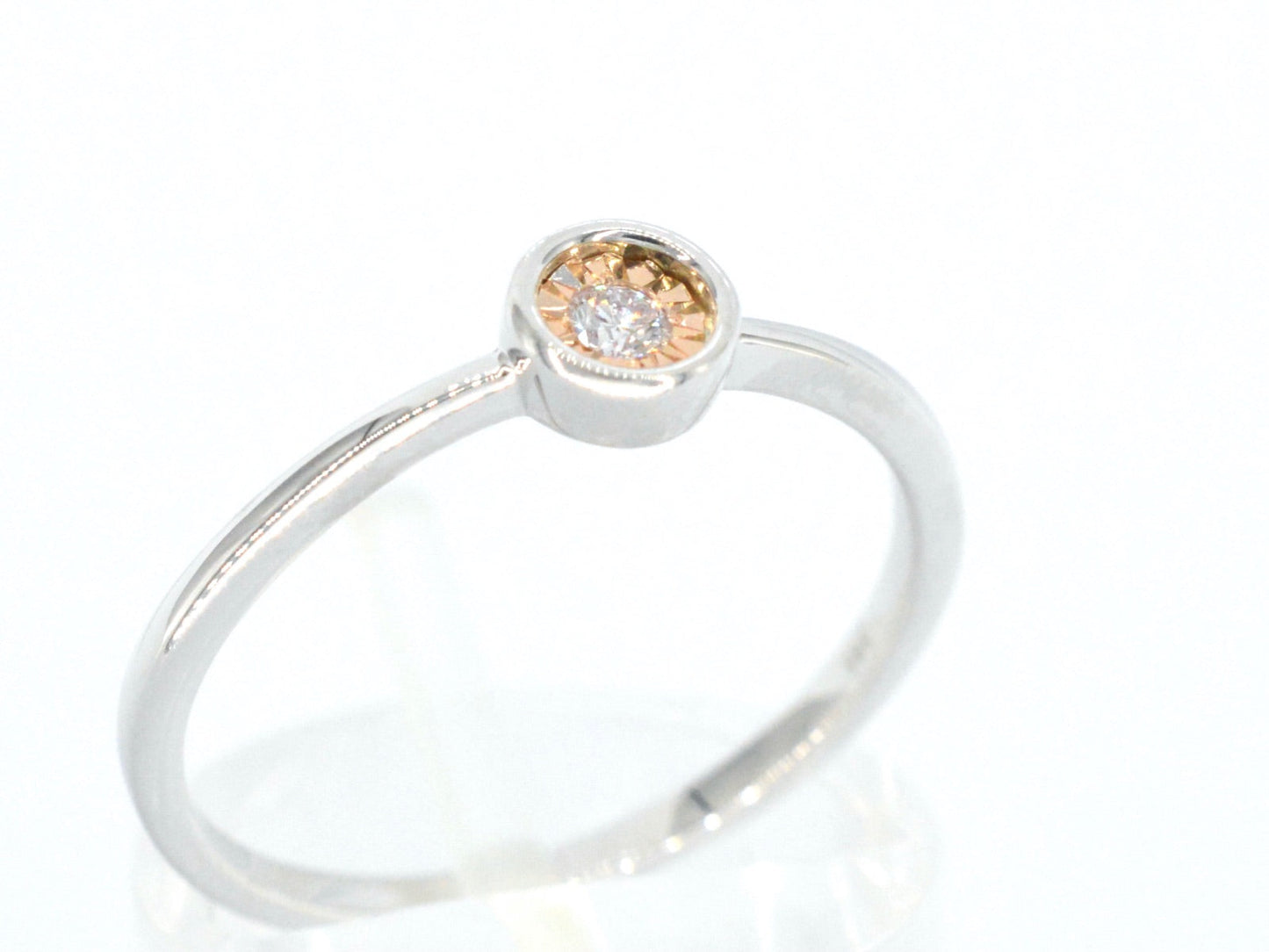 Witgouden ring met roze diamant