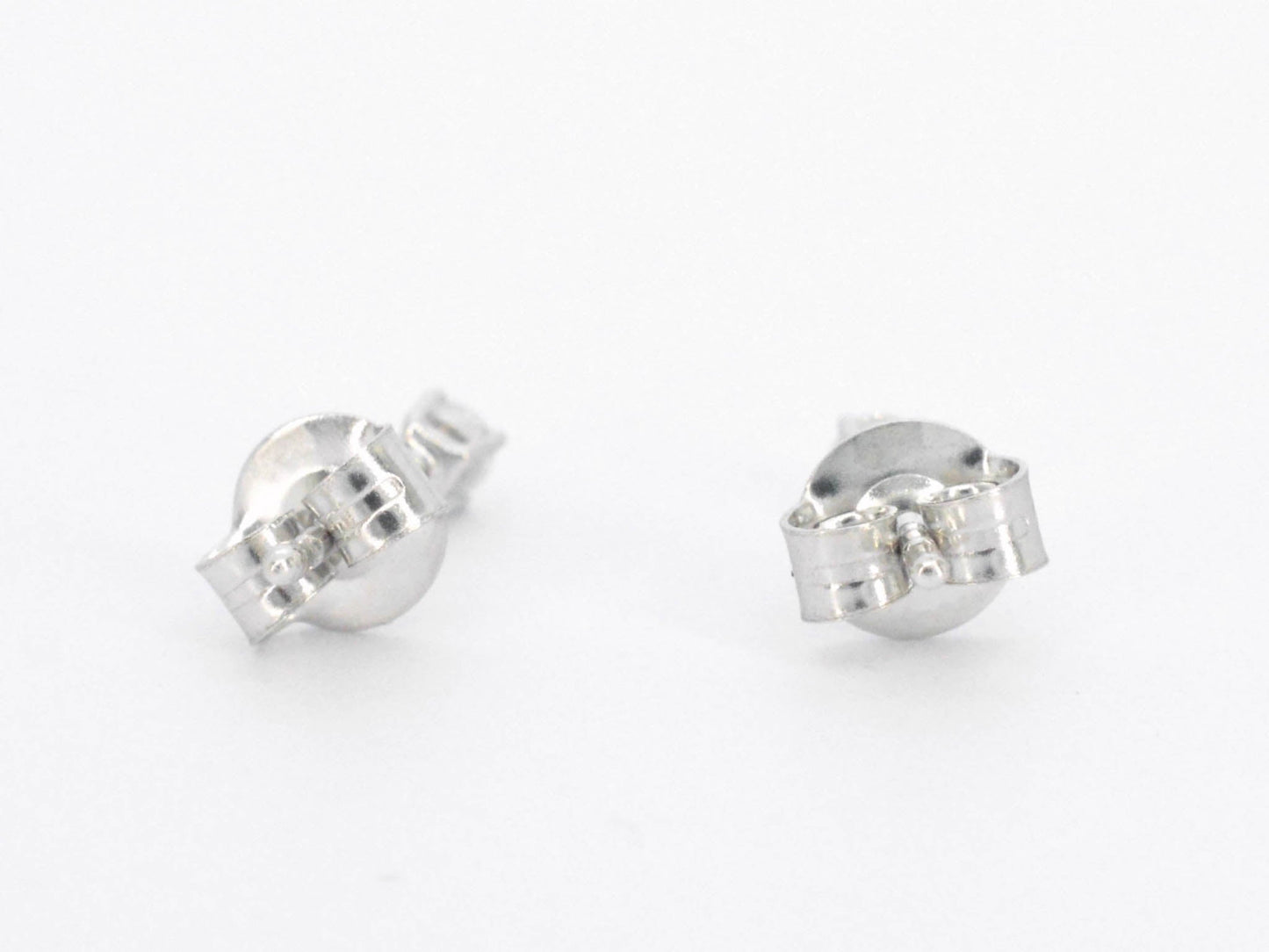 Witgouden oorbellen met diamant