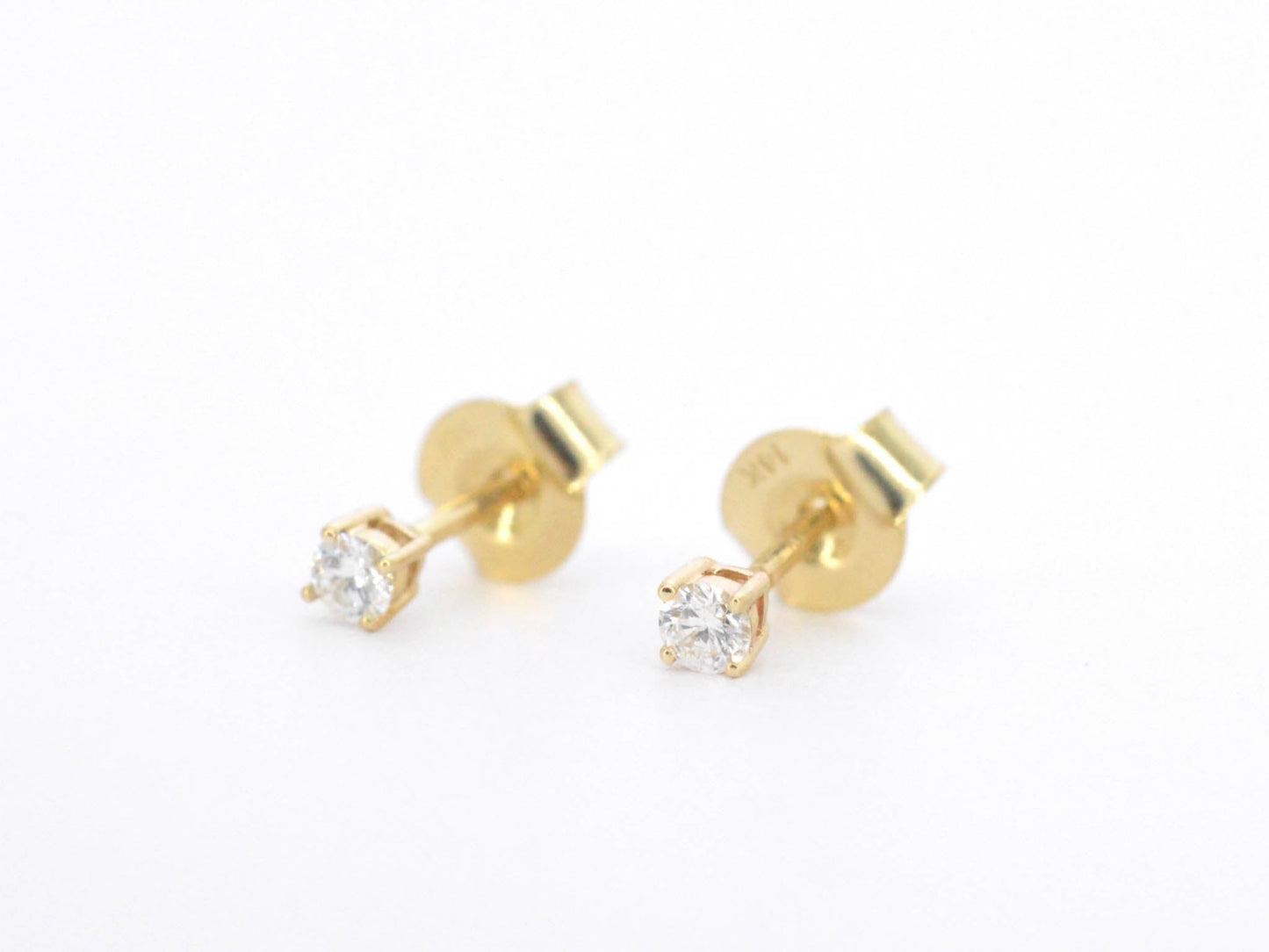 Gouden oorbellen met diamant