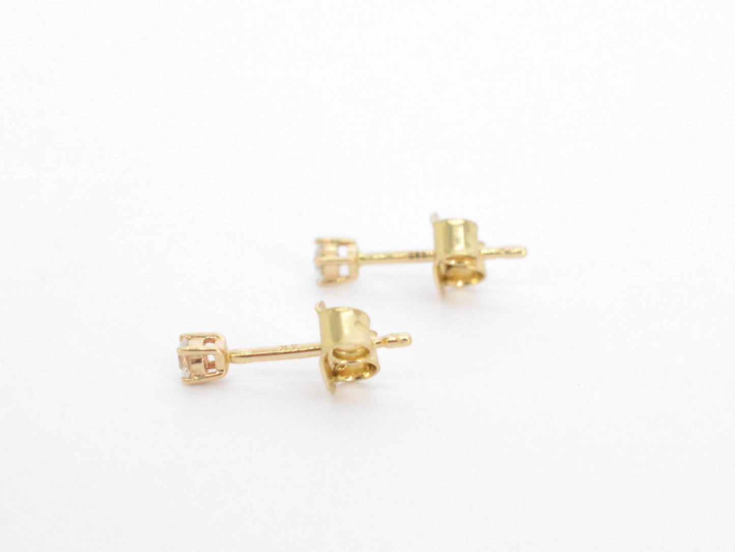 Gouden oorbellen met diamant