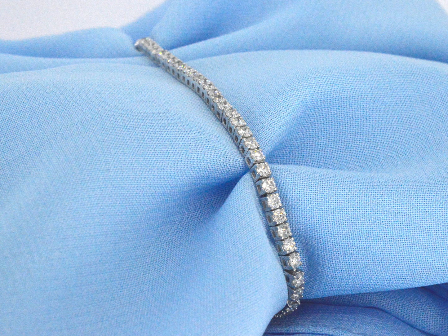 Witgouden armband met diamanten 3.50 carat