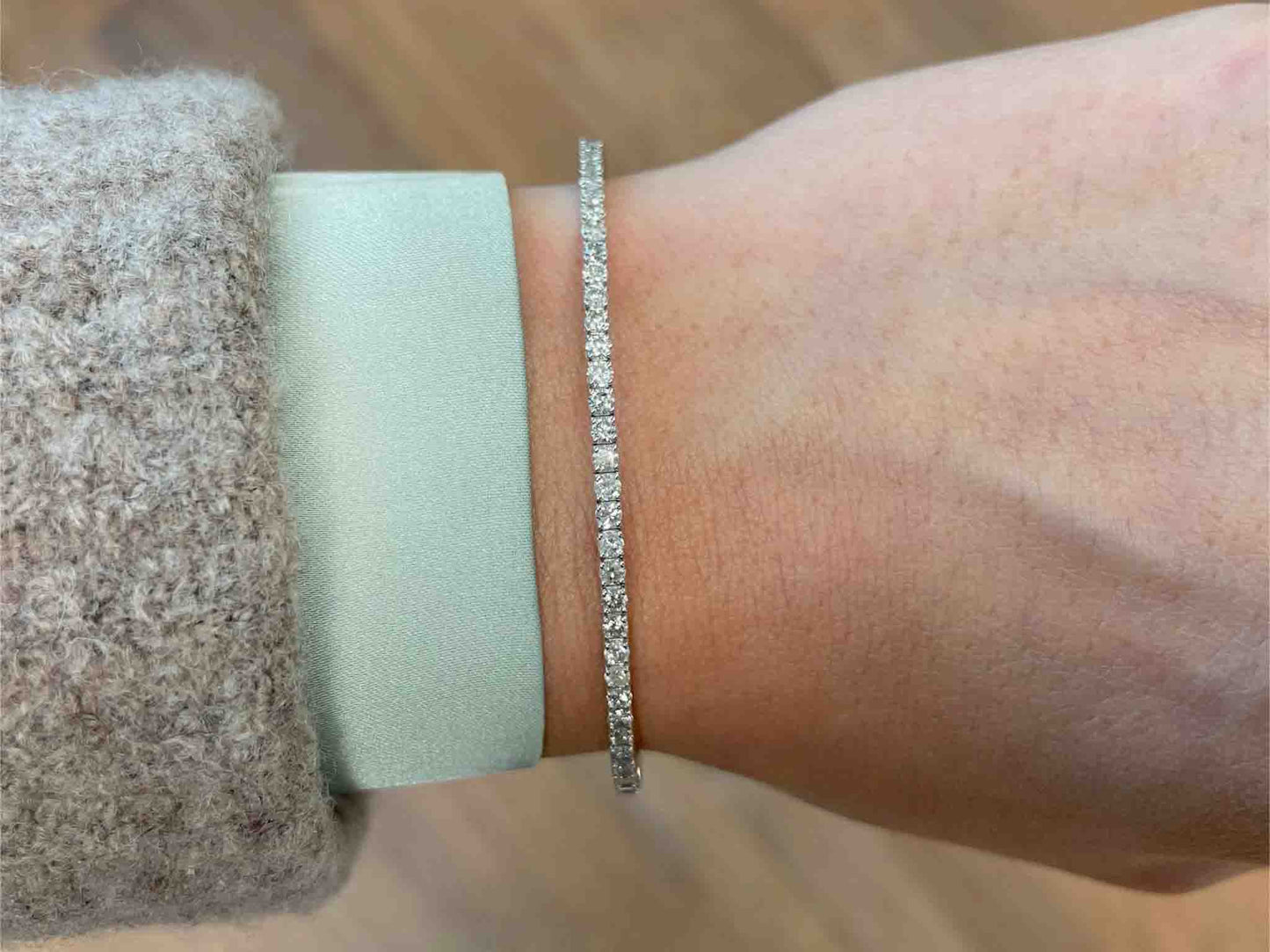 Witgouden flexibele armband met diamant 2.50 carat