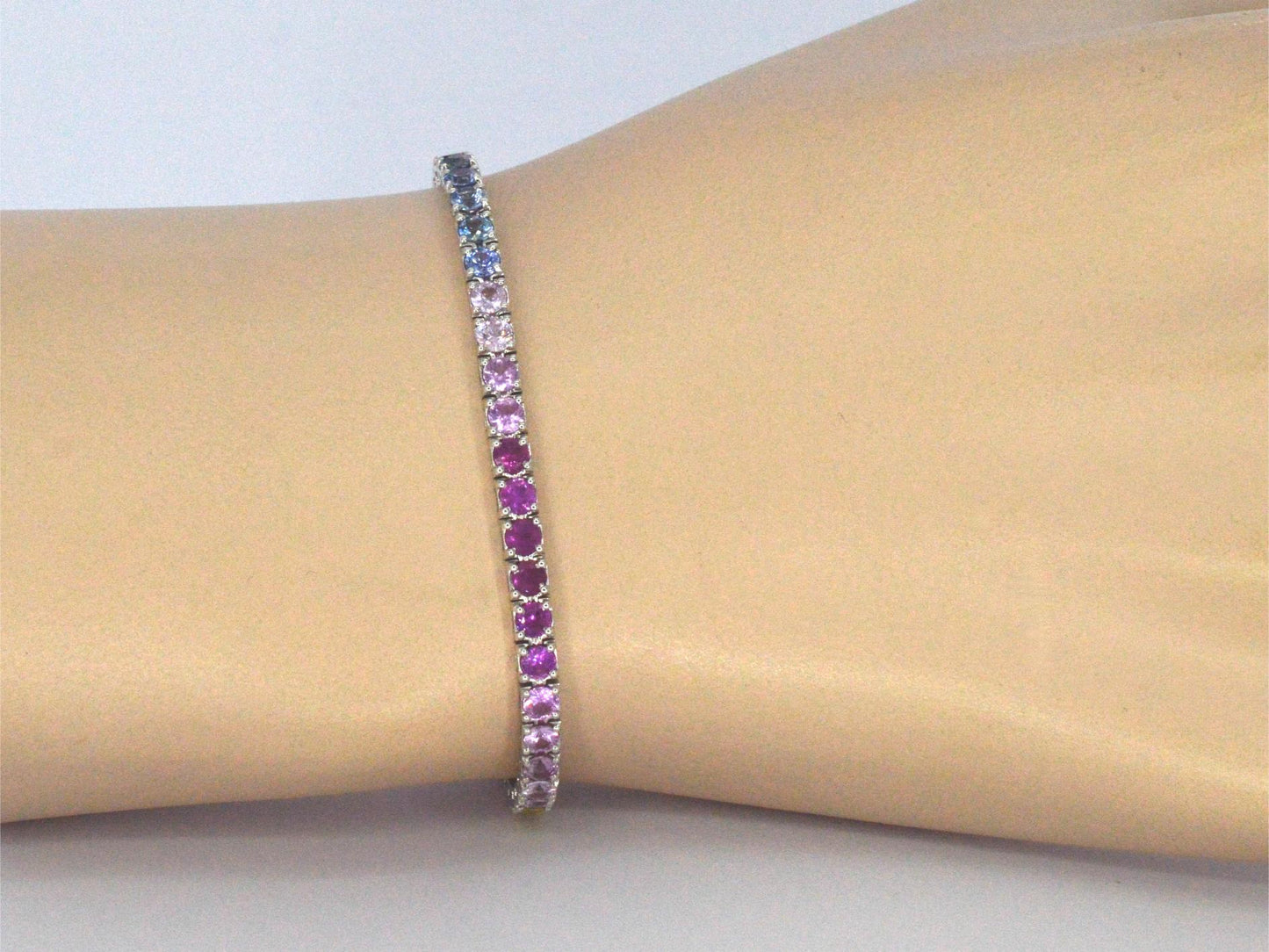 Gouden tennisarmband met 8.50 carat saffieren