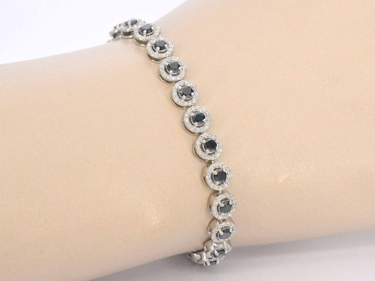Witgouden armband met diamanten en briljanten 5.80 carat