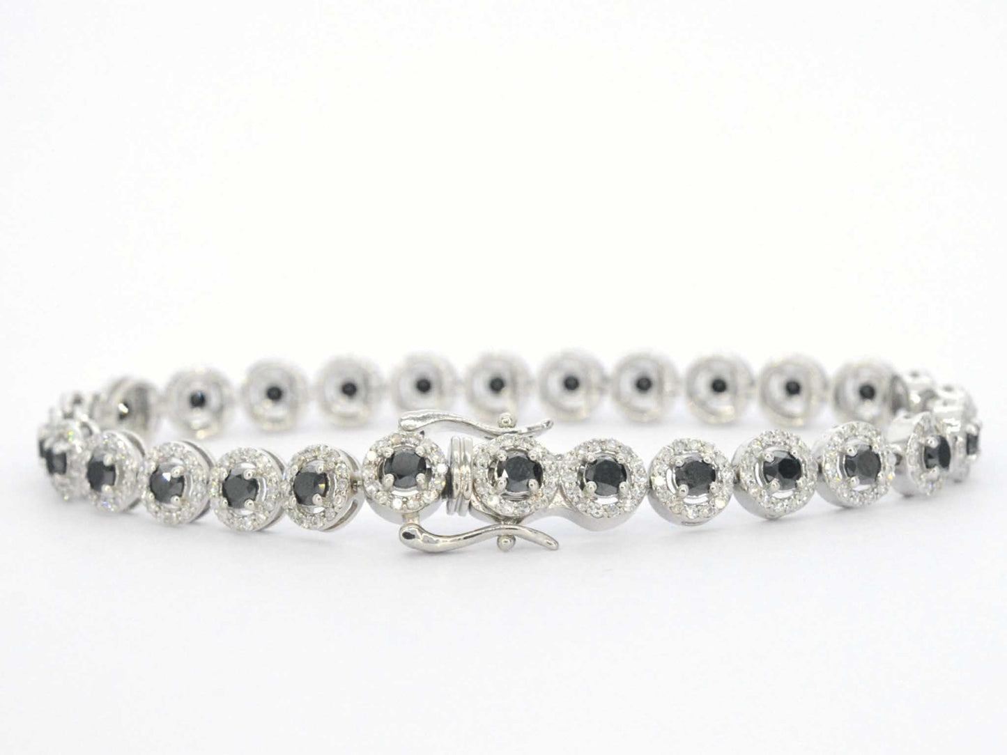 Witgouden armband met diamanten en briljanten 5.80 carat
