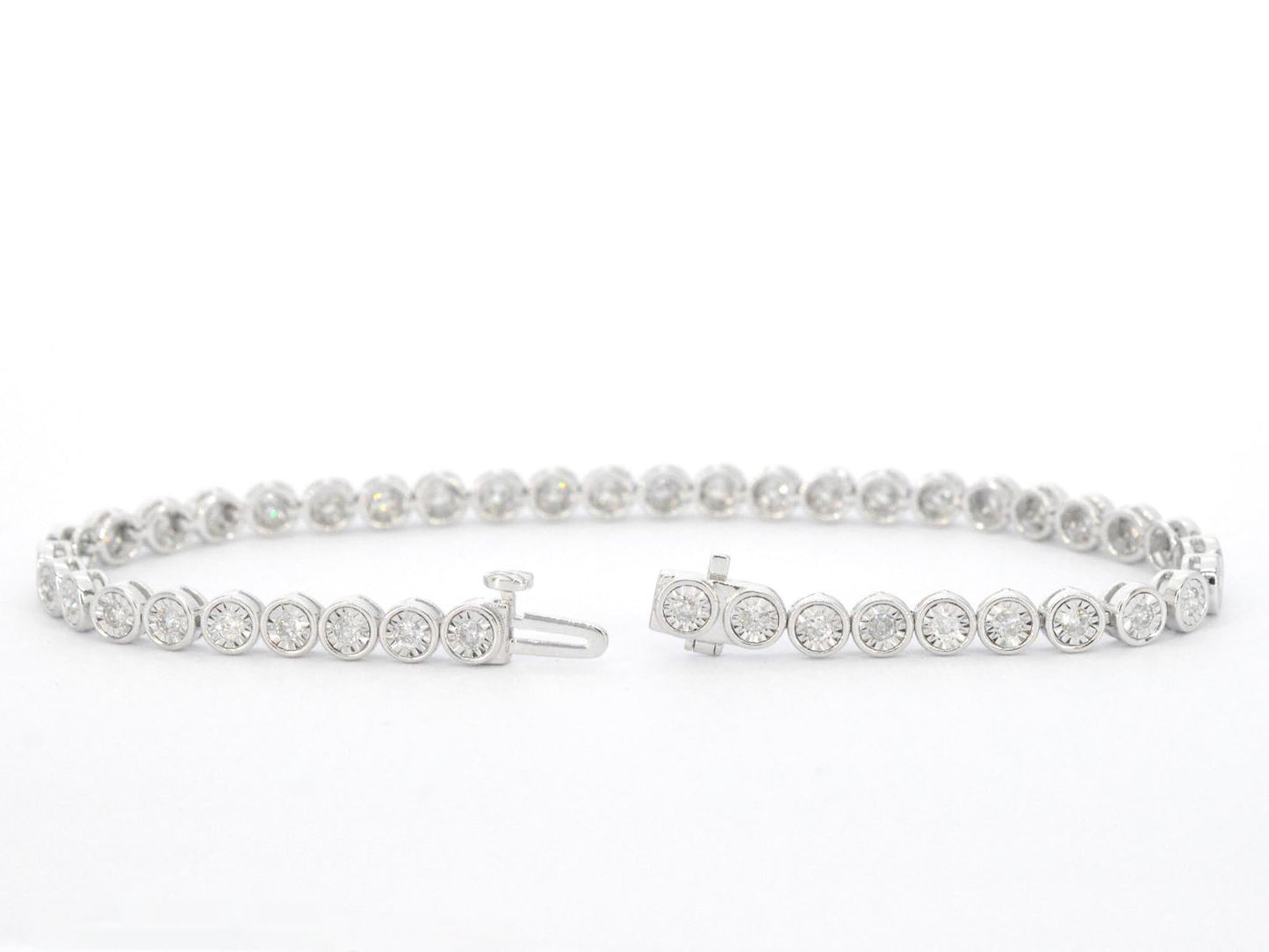 Witgouden armband vol met diamanten gezet