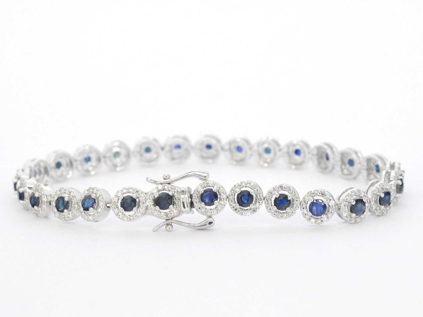 Witgouden armband met diamanten en saffieren 6.20 carat