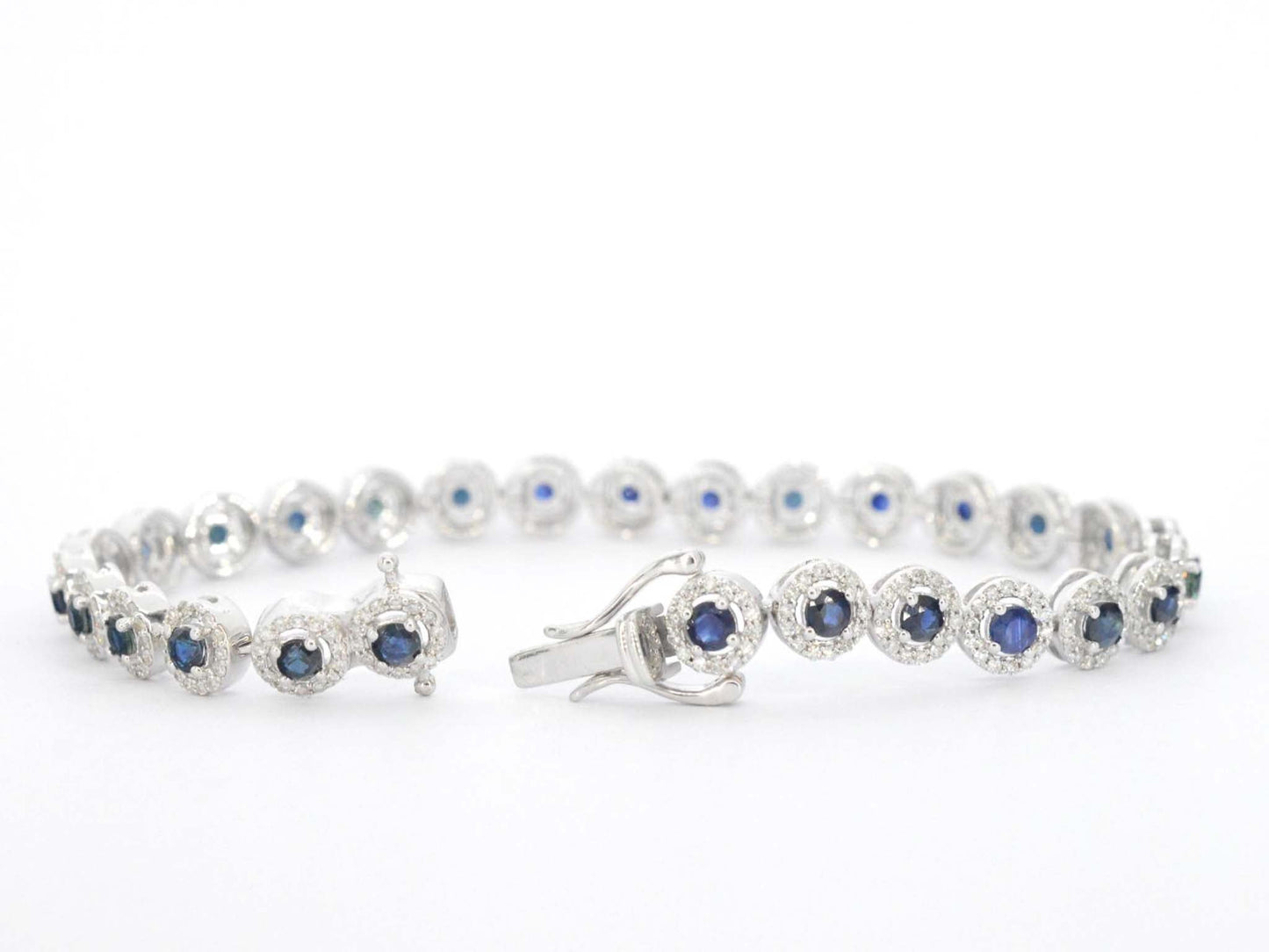 Witgouden armband met diamanten en saffieren 6.20 carat