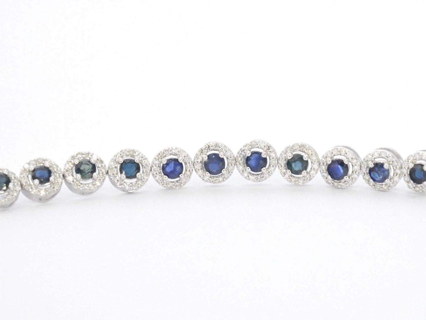 Witgouden armband met diamanten en saffieren 6.20 carat