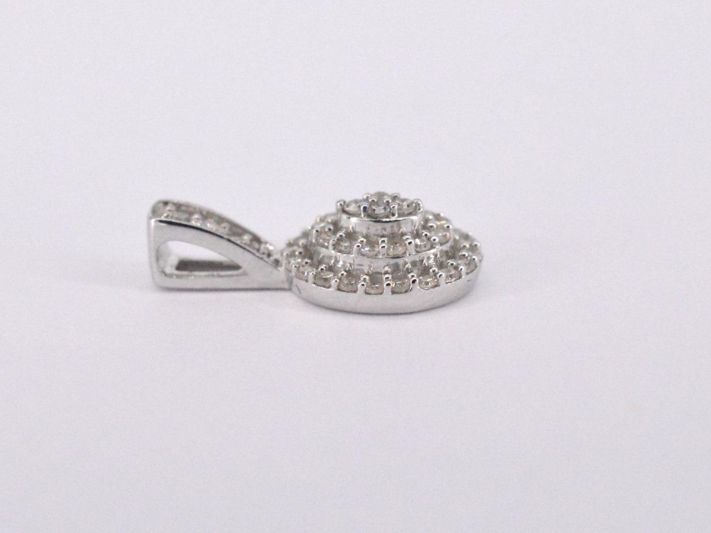 Witgouden hanger met diamanten