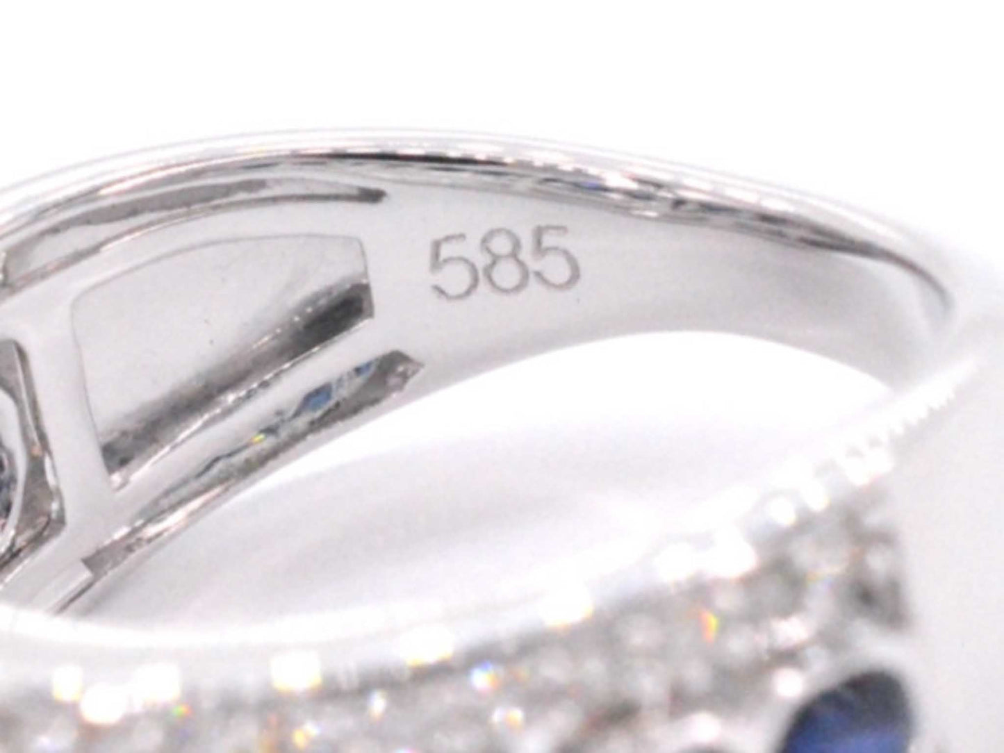 Witgouden pave ring met diamanten en saffier