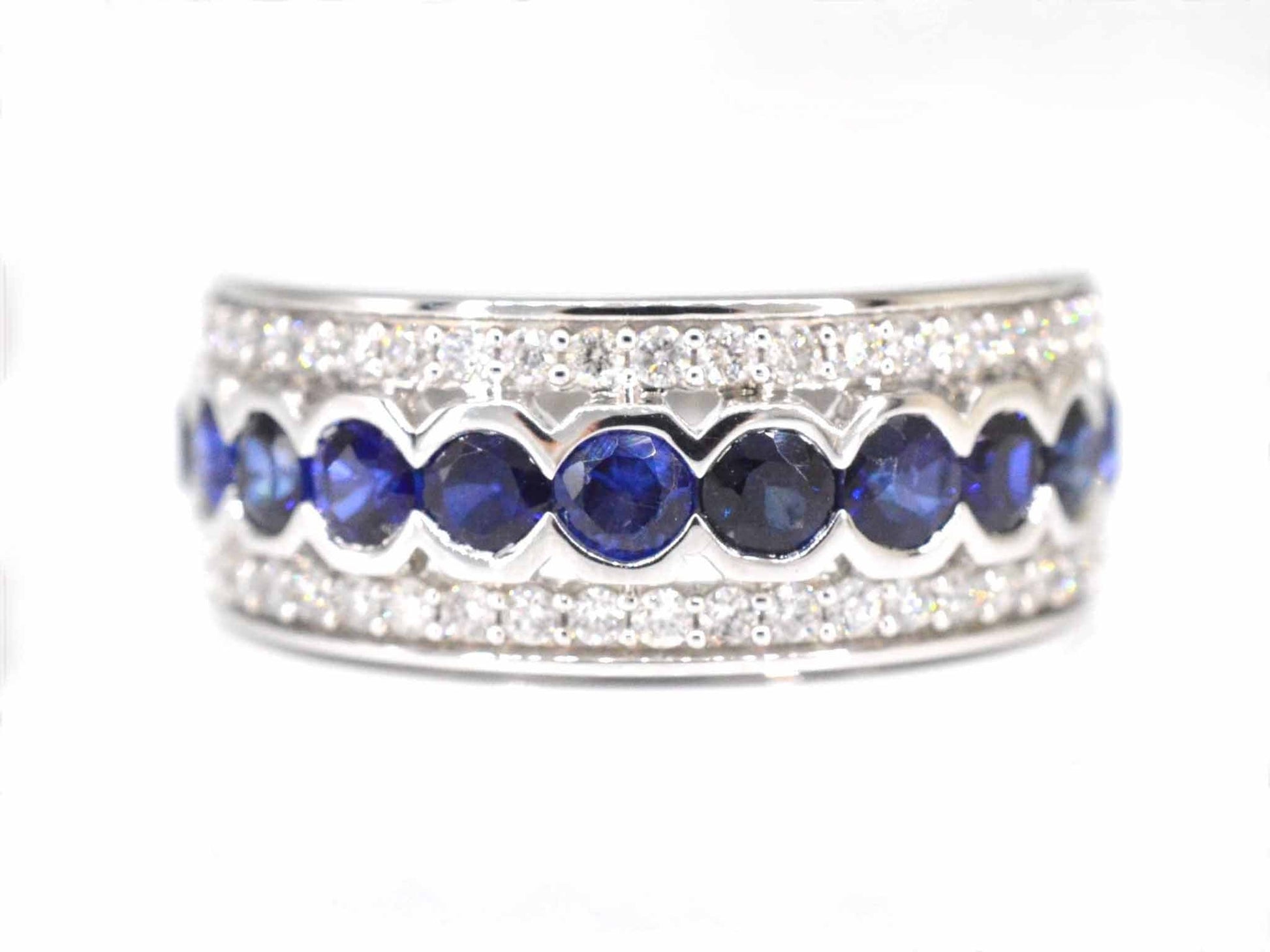 Witgouden pave ring met diamanten en saffier