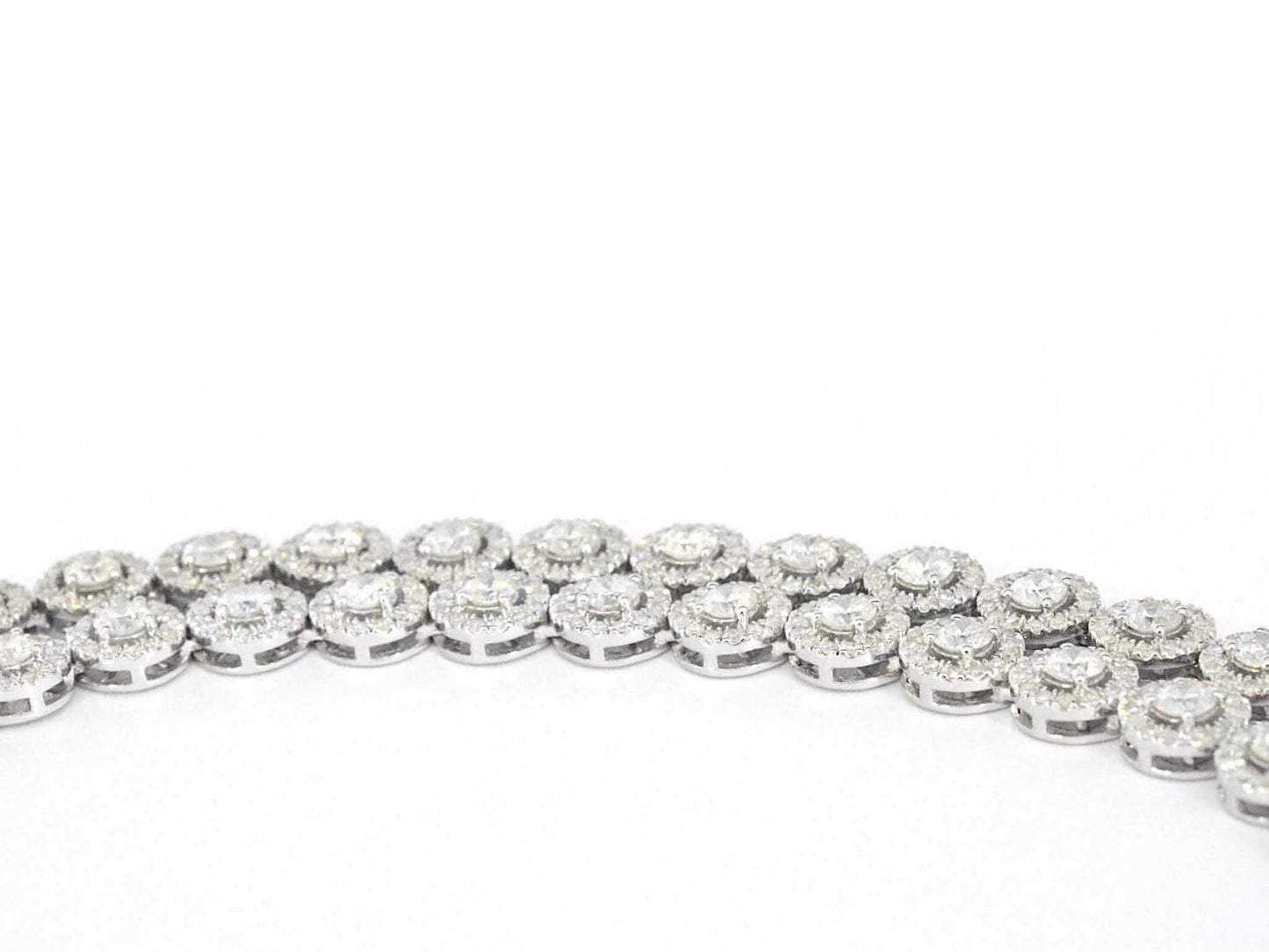 Witgouden collier volledig met diamanten 13.00 carat