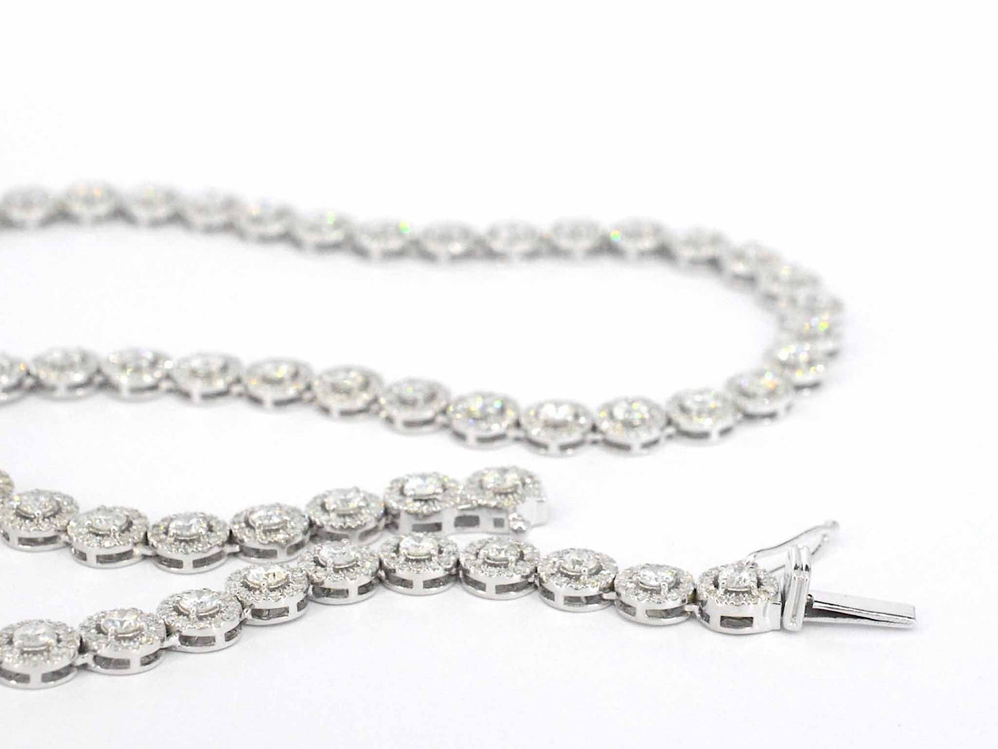 Witgouden collier volledig met diamanten 13.00 carat