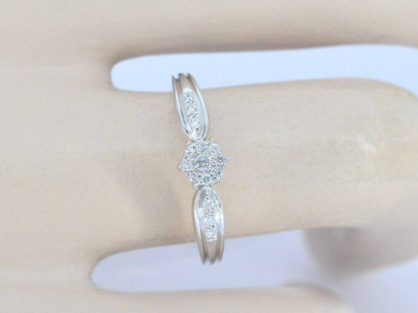 Witgouden ring met diamanten