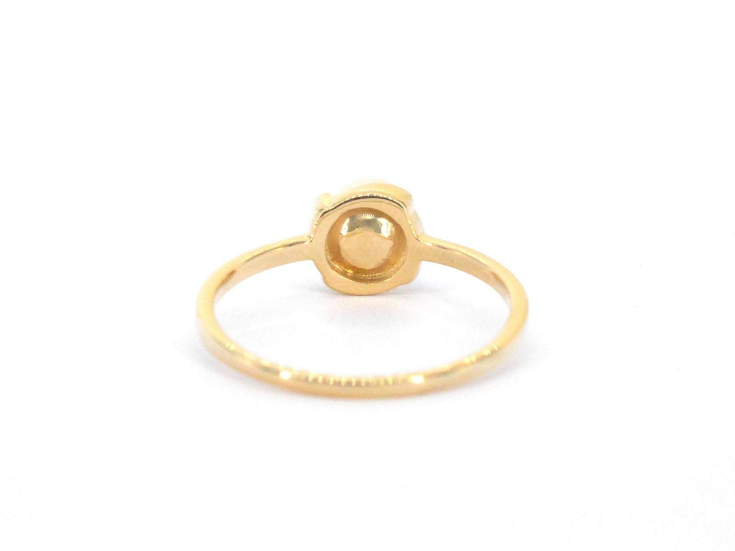 Gouden ring met een parel