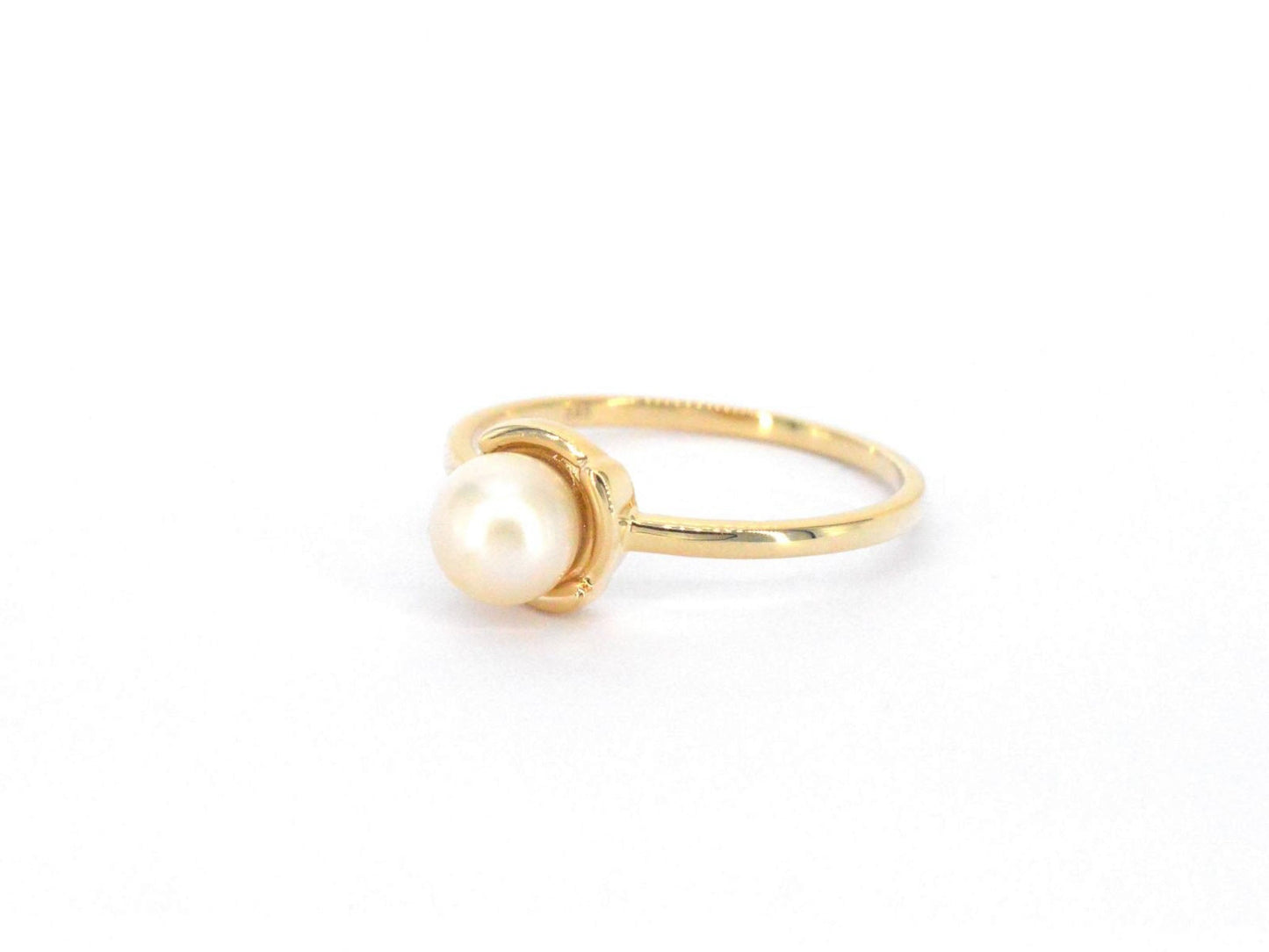 Gouden ring met een parel
