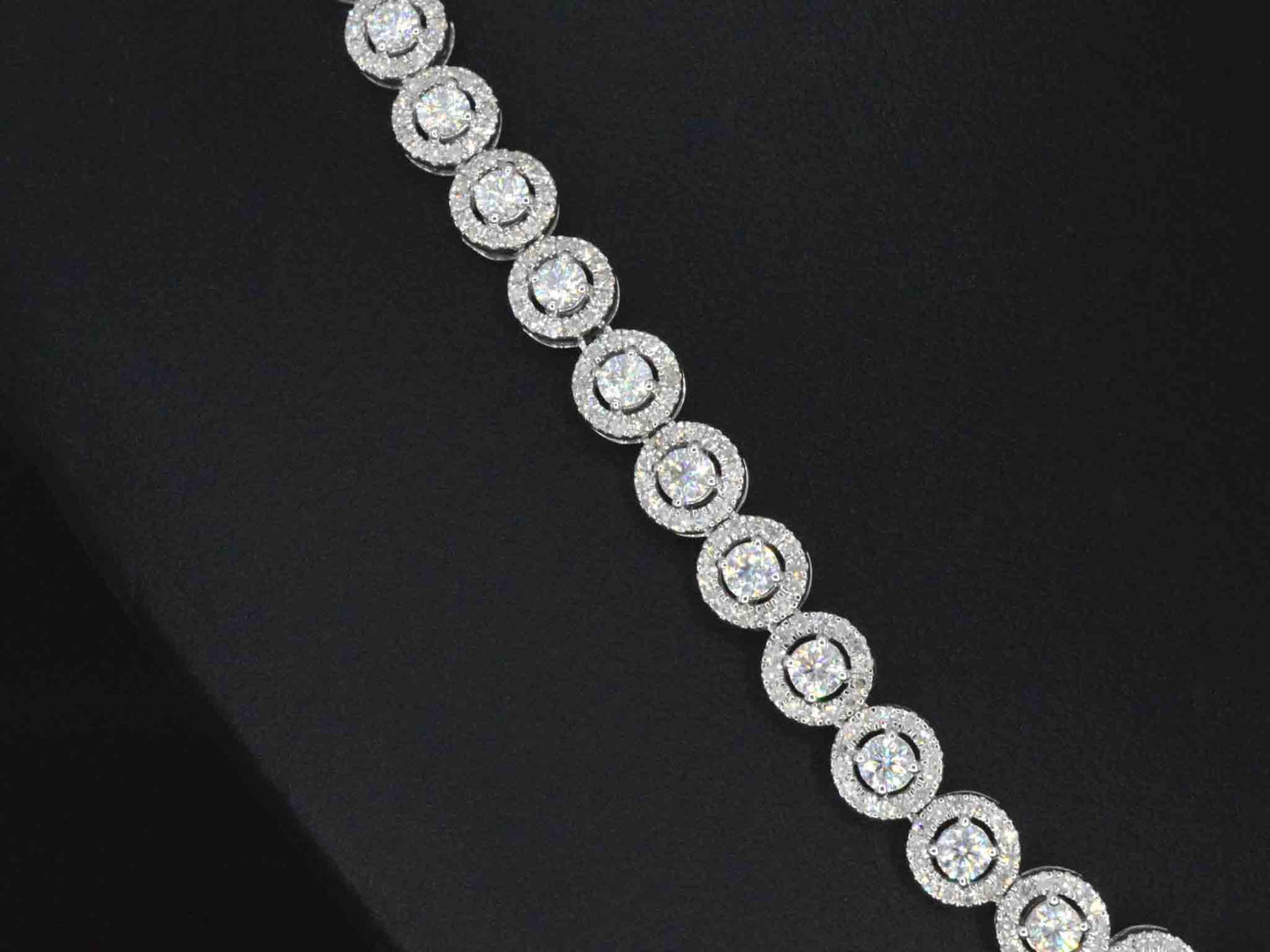 Witgouden collier met diamanten en briljanten 12.50 carat