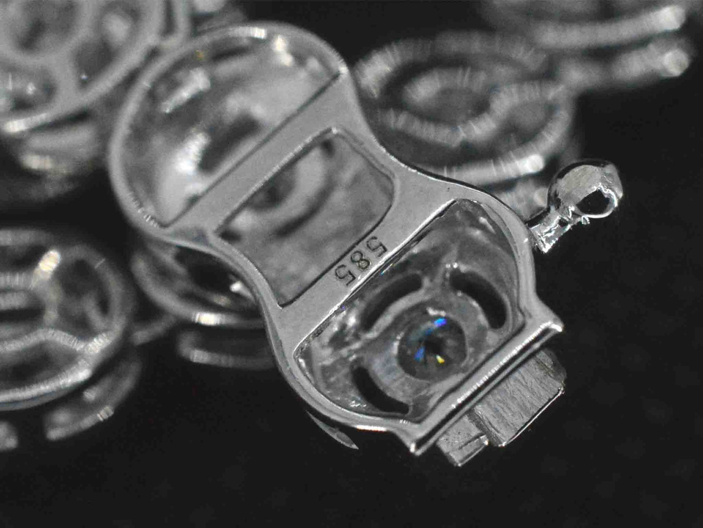Witgouden collier met diamanten en briljanten 12.50 carat