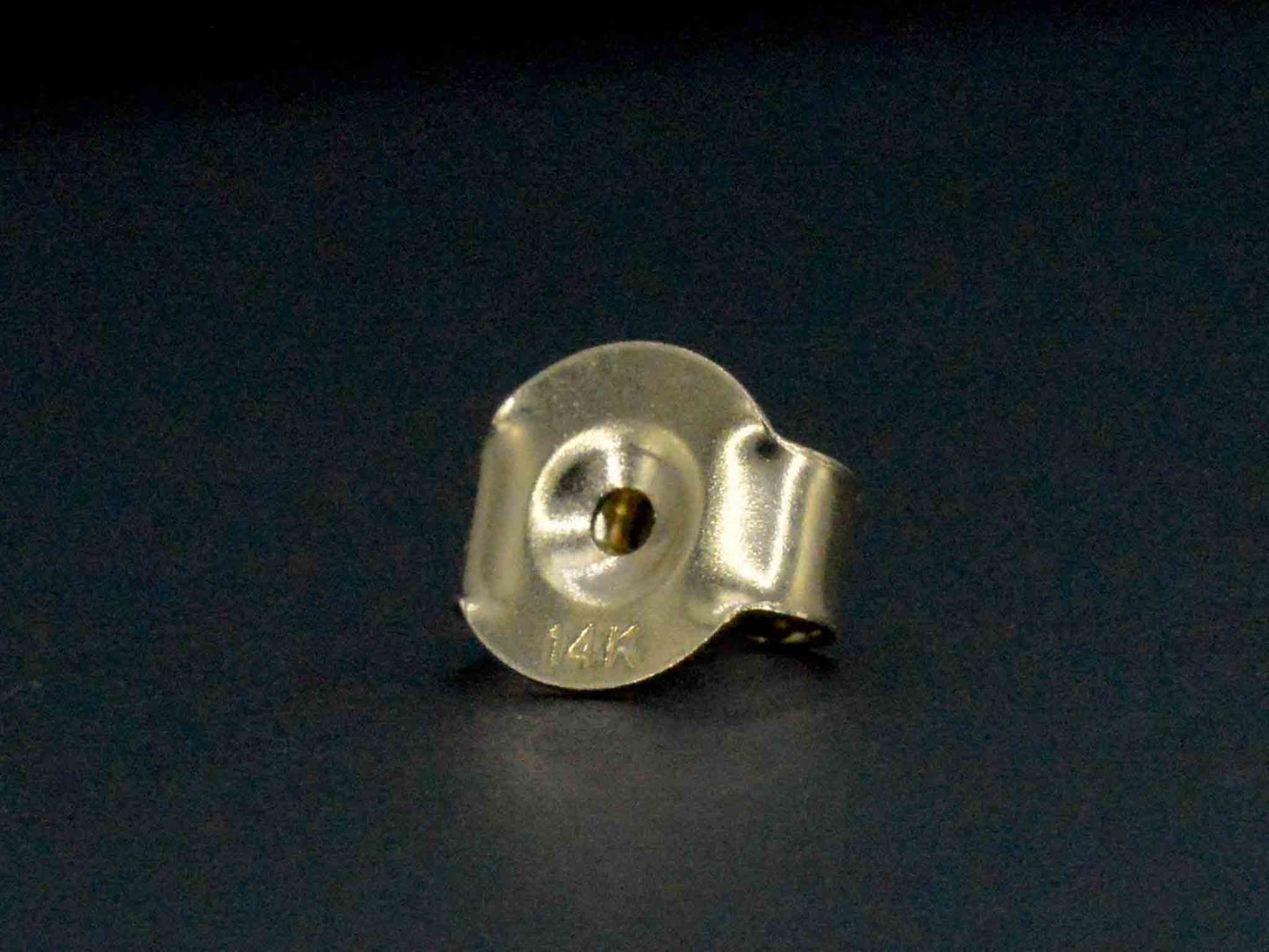 Gouden oorbellen met diamanten en smaragd