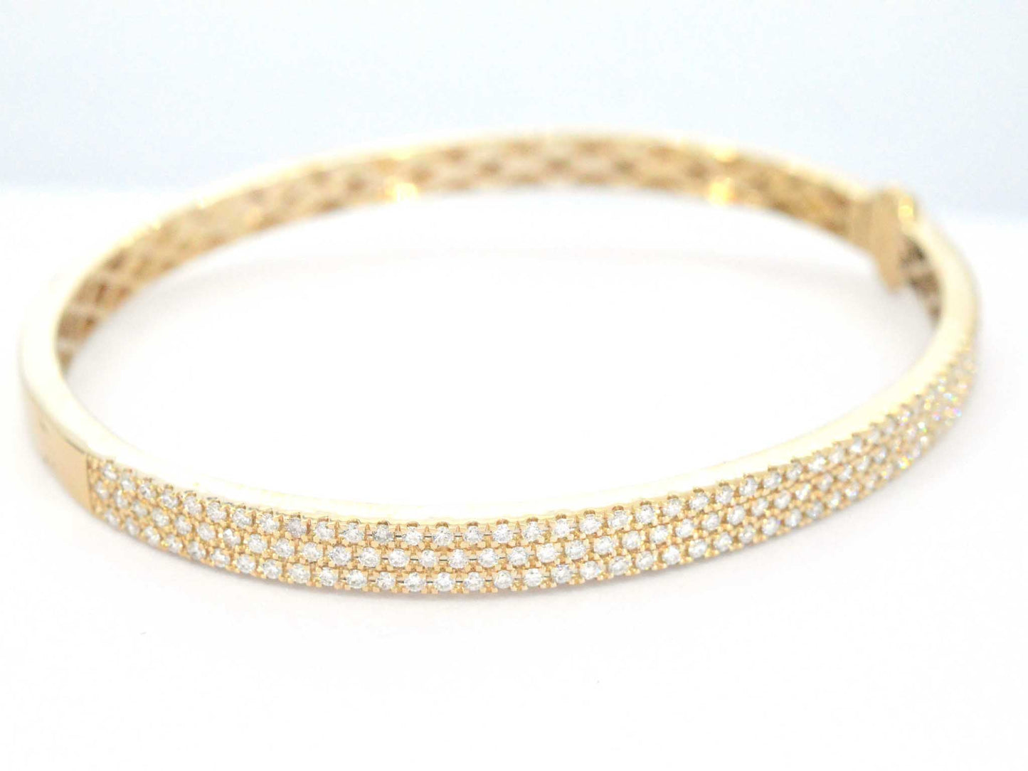 Gouden vaste armband met briljant geslepen diamant