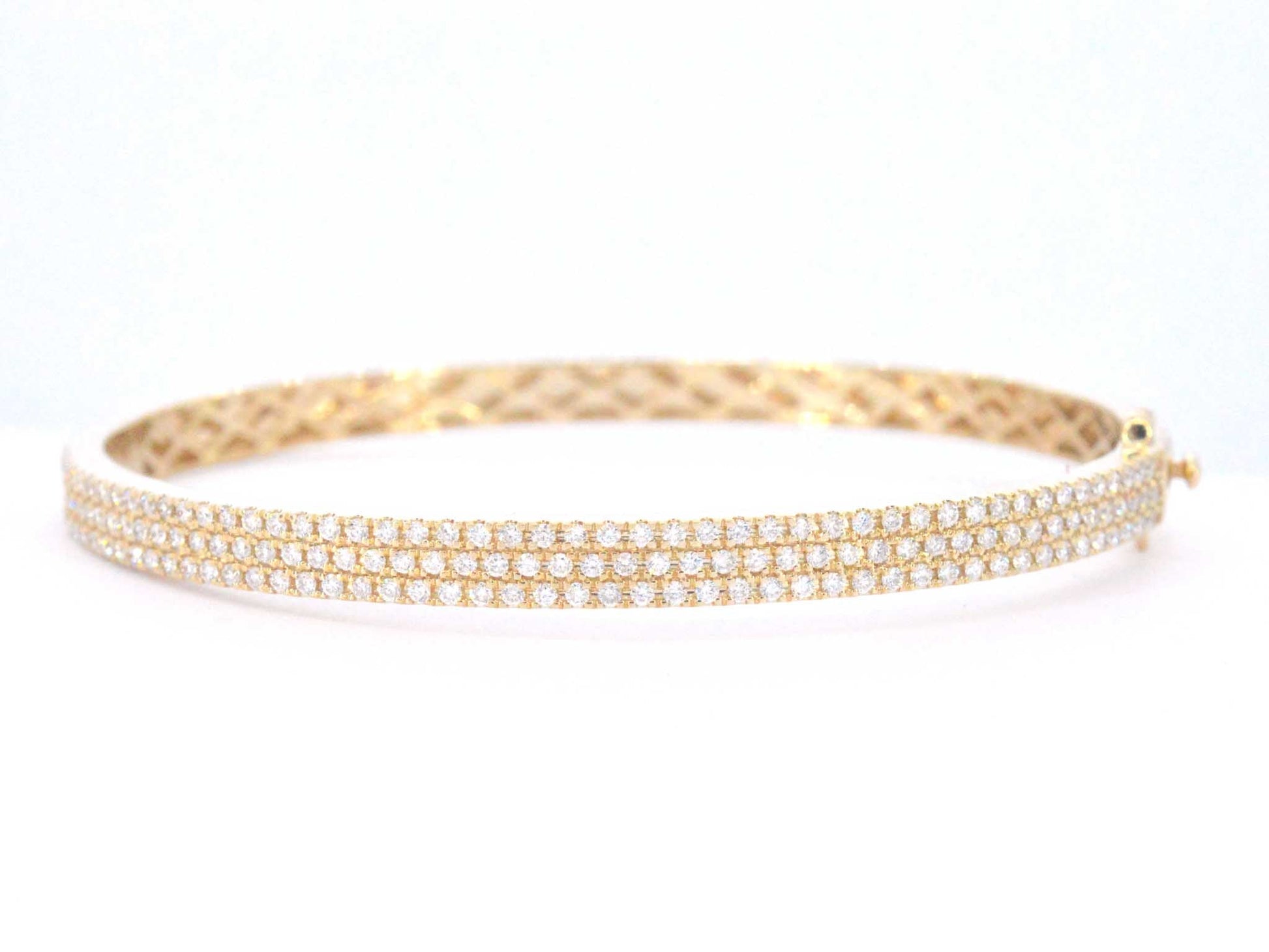 Gouden vaste armband met briljant geslepen diamant