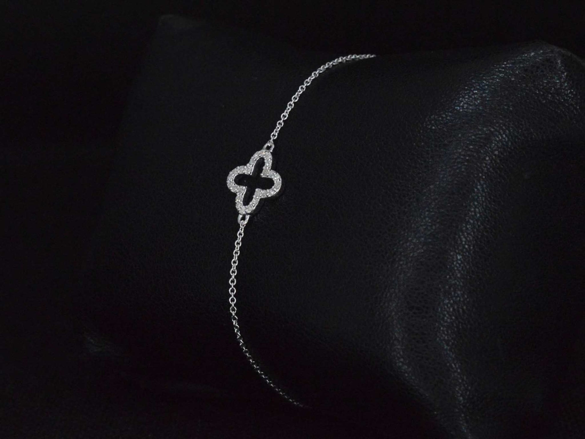 Witgouden armband met diamant