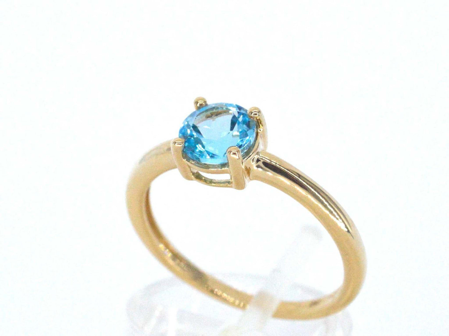 Gouden ring met topaas